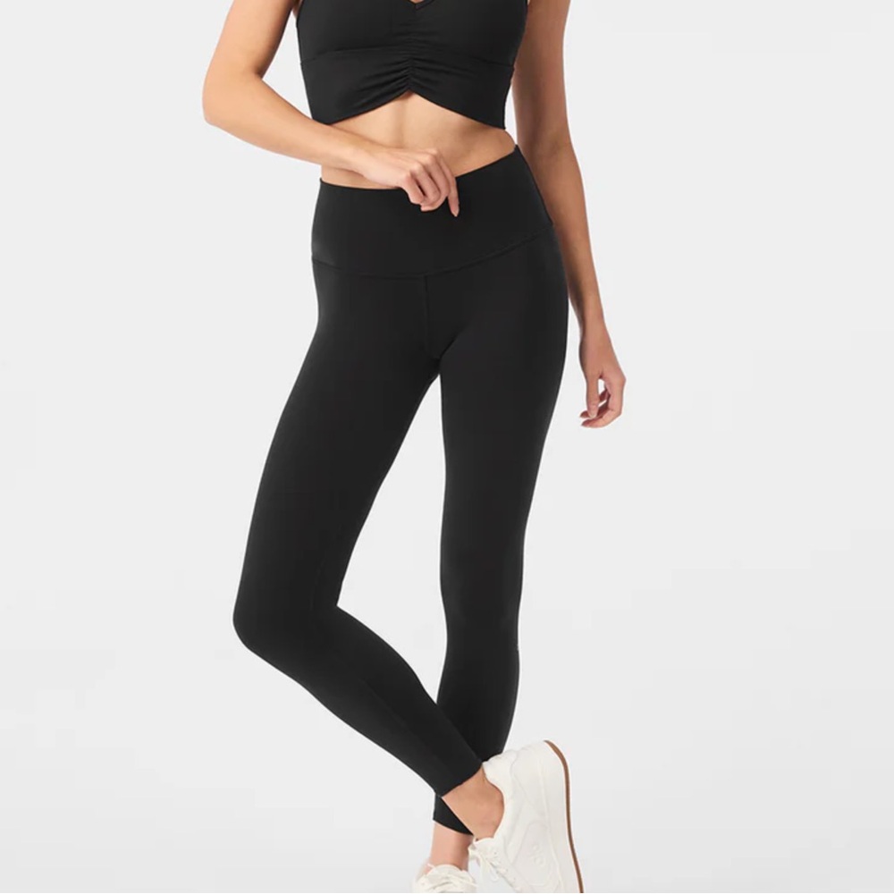 Like New! alo yoga 7/8 High-Waist Airbrush Leggings, Size L